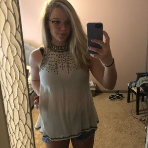 Super cute Altard state top